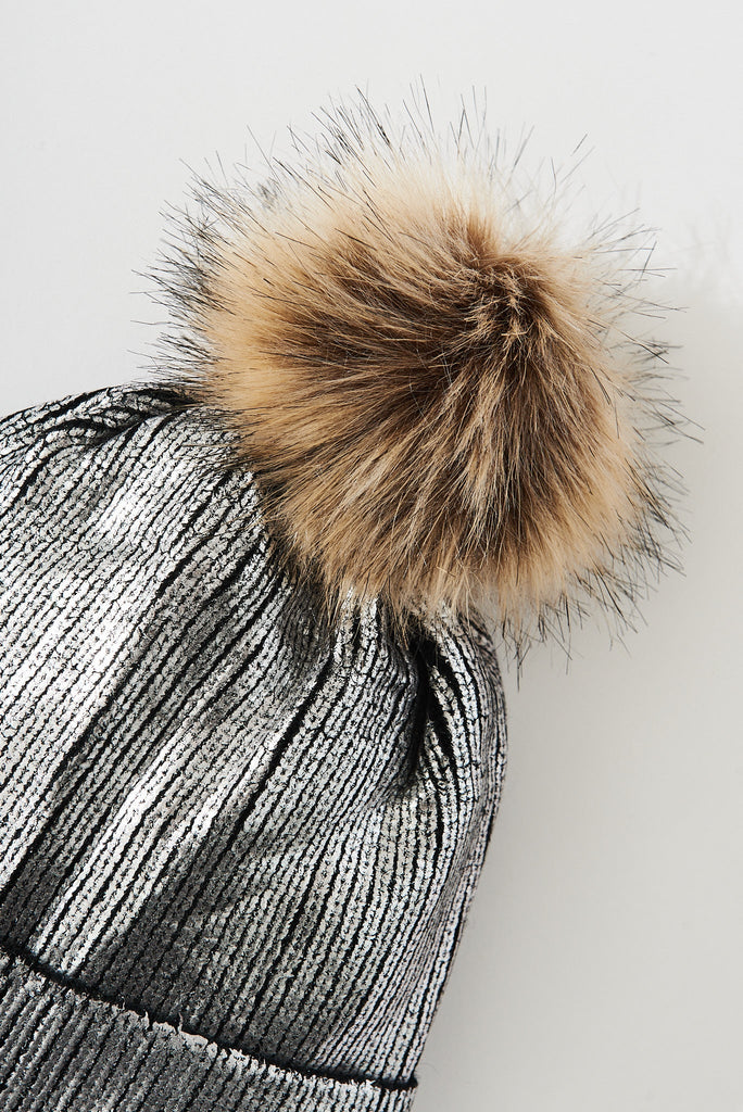 August + Delilah Interlaken Knit Beanie In Silver - St Frock (Dev)