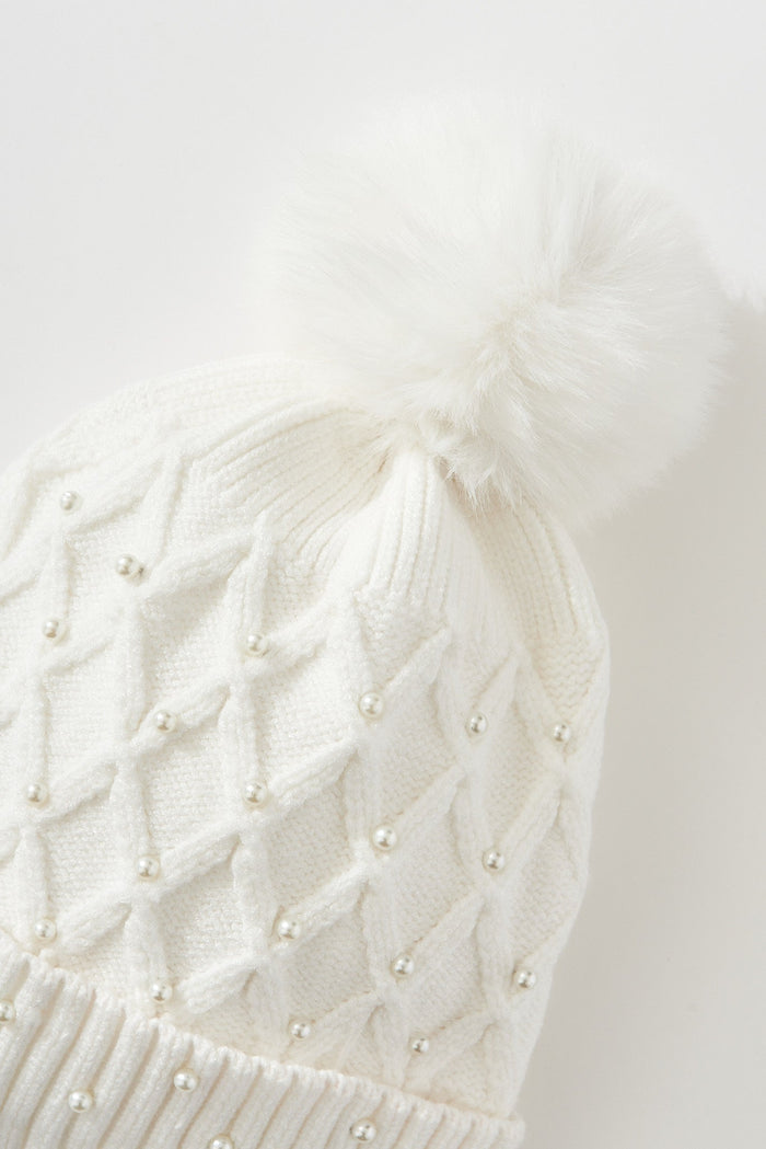 August + Delilah Delvaney Knit Beanie In White With Pearls - detail