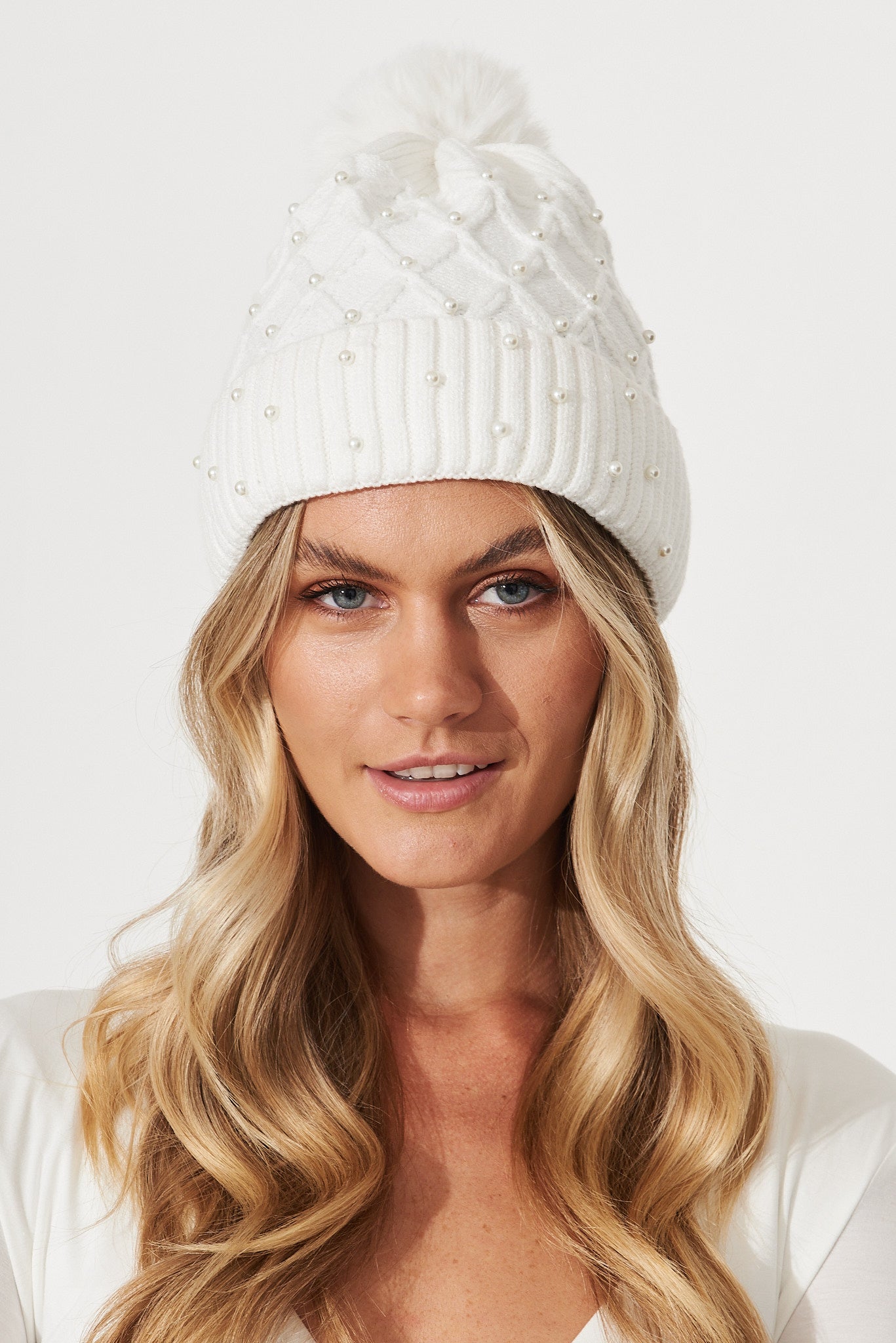 August + Delilah Delvaney Knit Beanie In White With Pearls - front