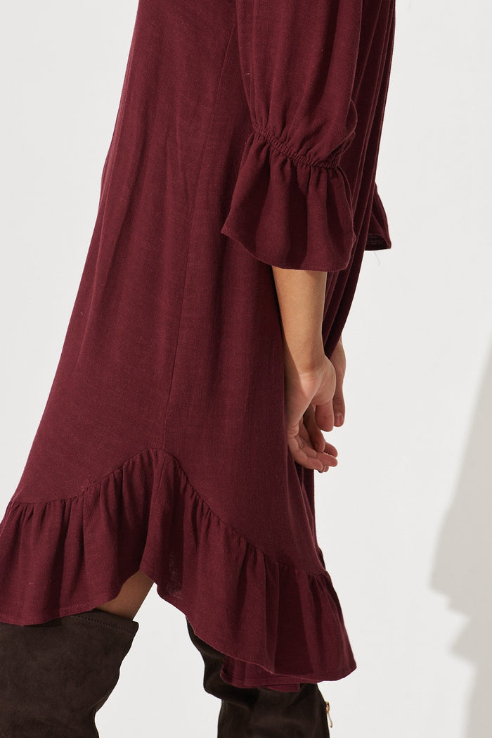 Loveline Dress In Wine Linen Blend - detail