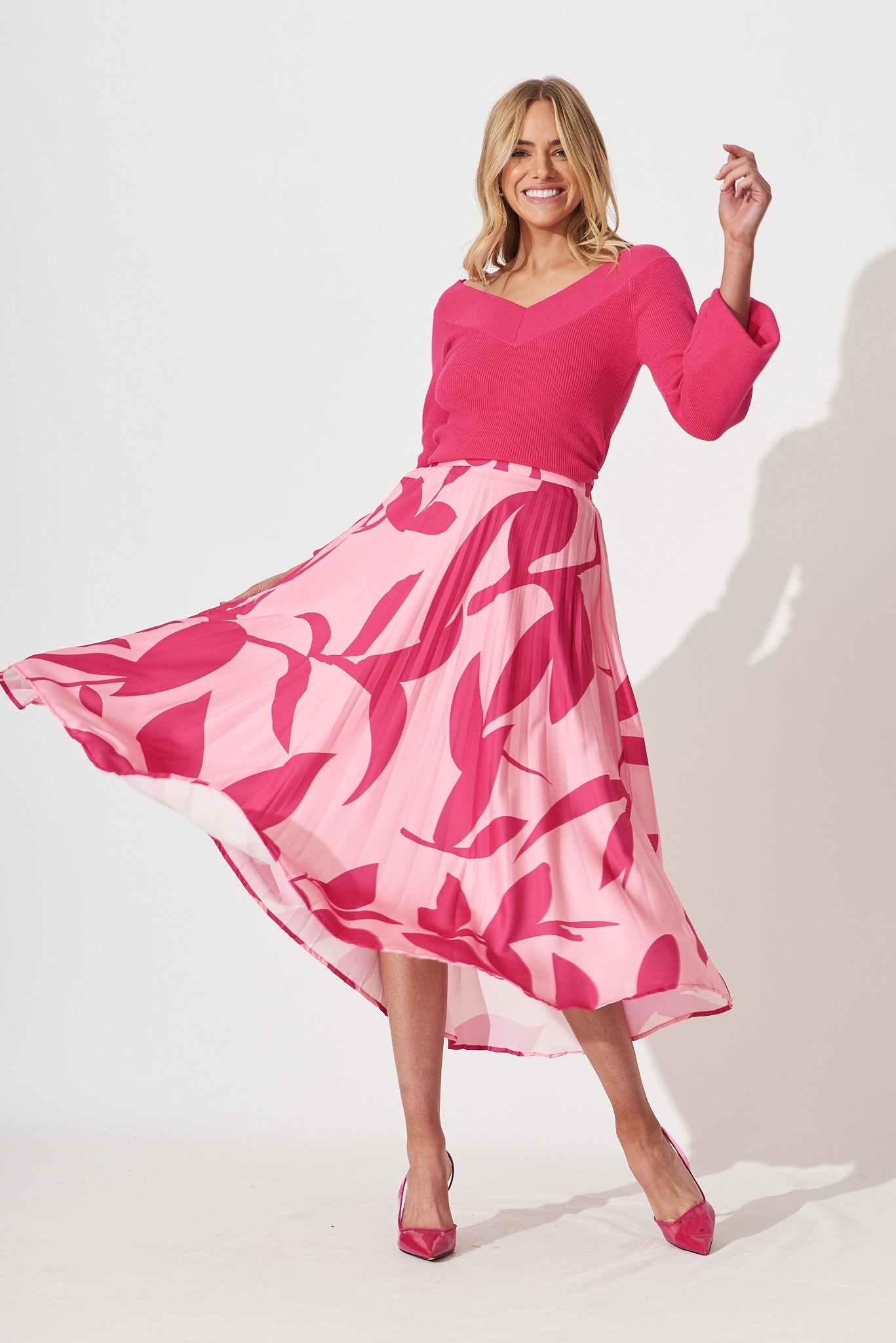 Allied Midi Pleat Skirt In Pink With Fuchsia Print - full length