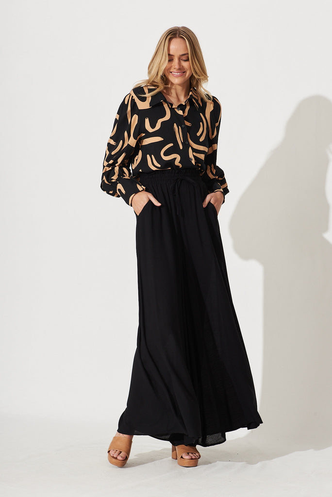 Mackay Shirt In Black With Tan Print Linen Blend - full length