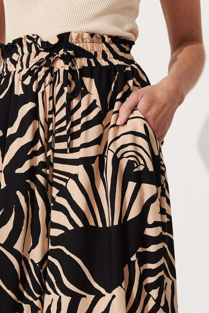 Mariah Pant In Brown With Black Print - detail
