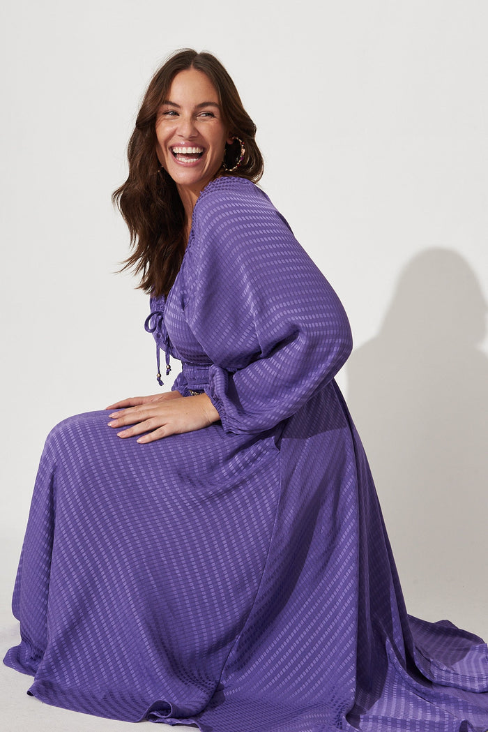 Darling Point Midi Dress In Purple - full sitting