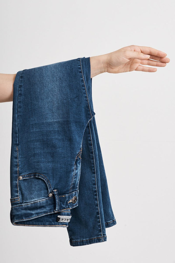 Brooklyn Mid Rise Jeans In Dark Blue Denim - St Frock (Dev)